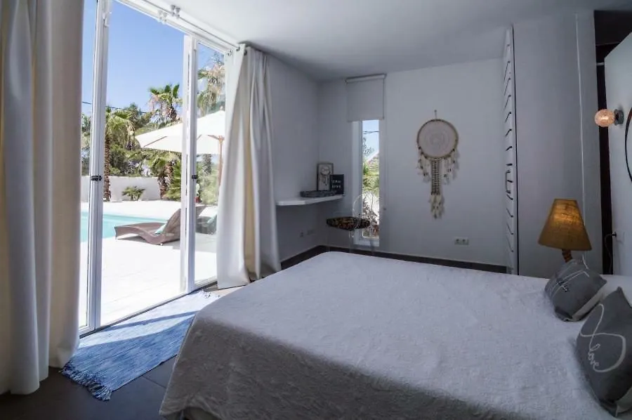 Can Love Cala Comte Villa